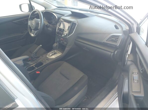 4S3GTAD68L3724063 2020 SUBARU IMPREZA Silver Սալոնի դիմացի տեսք
