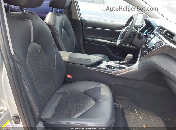 4T1B61HK0JU089223 2018 TOYOTA CAMRY Серебряный 