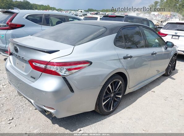 4T1B61HK0JU089223 2018 TOYOTA CAMRY Серебряный 