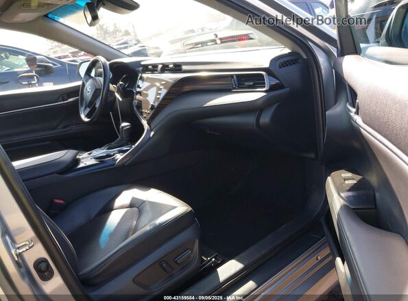 4T1F11AK2LU945103 2020 TOYOTA LE Silver Front interior view