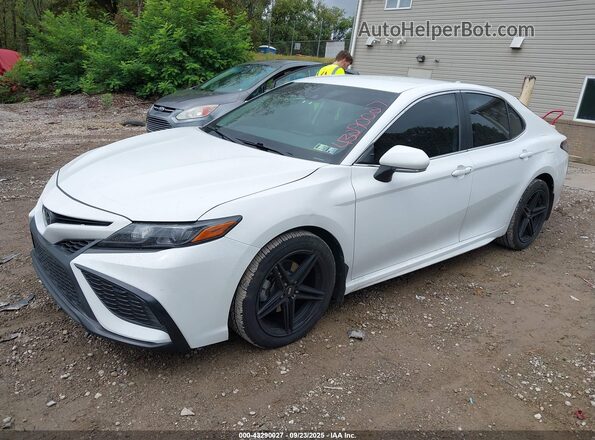 4T1G11AK0NU701232 2022 TOYOTA CAMRY White 