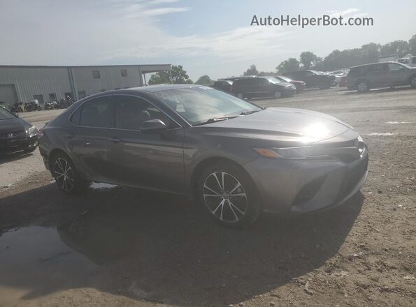 4T1G11AK6LU964113 2020 TOYOTA CAMRY Gray Przód prawy