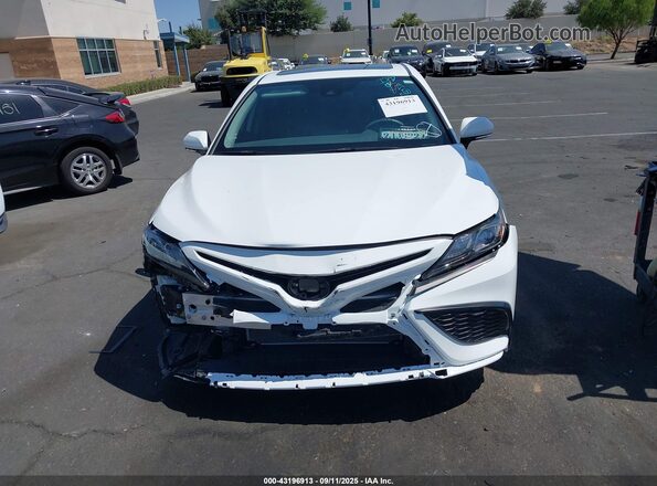 4T1G11AK7RU859203 2024 TOYOTA CAMRY White 