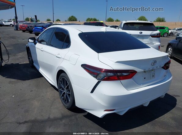 4T1G11AK7RU859203 2024 TOYOTA CAMRY White 