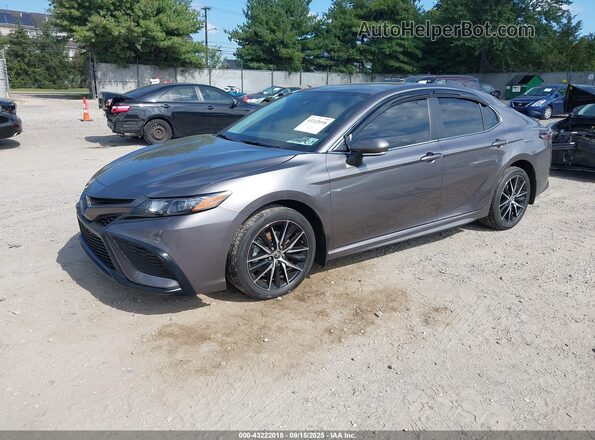 4T1G11BKXRU112984 2024 TOYOTA CAMRY Silver Przód lewy