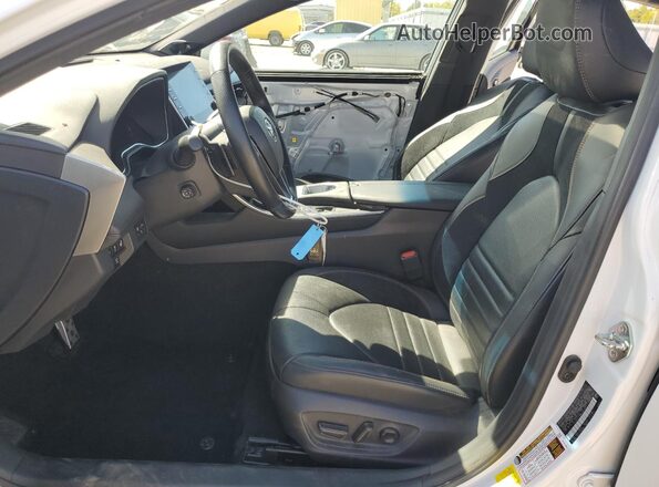 4T1HZ1FB8LU044991 2020 TOYOTA AVALON White Вид салону спереду