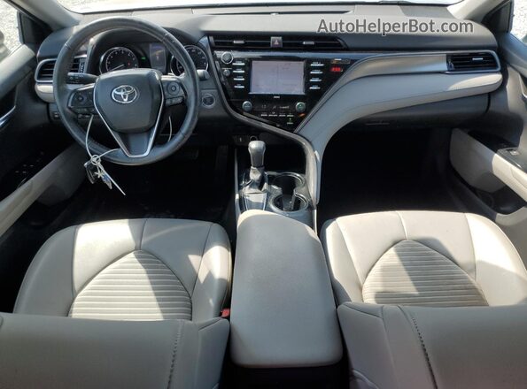4T1M11AK3LU975783 2020 TOYOTA CAMRY Silver წინა პანელის ხედი