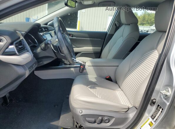 4T1M11AK3LU975783 2020 TOYOTA CAMRY Silver წინა სალონის ხედი