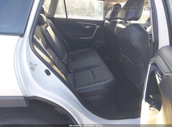 4T3D6RFV0MU044136 2021 TOYOTA LIMITED White VIN կոդի պիտակի տեսք