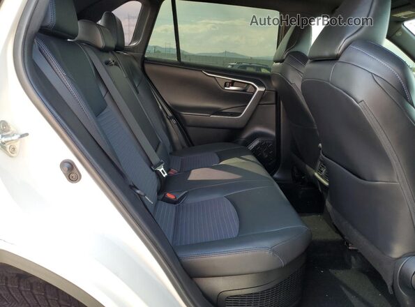 4T3E6RFV3MU027044 2021 TOYOTA RAV4 White Вид задньої частини салону