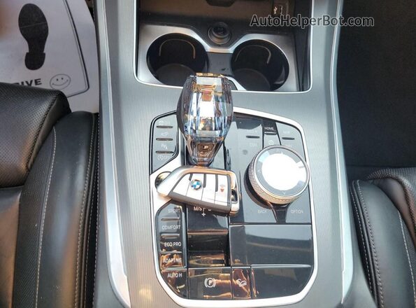5UXJU4C0XLLE45698 2020 BMW X5 White Вид підкапотного простору