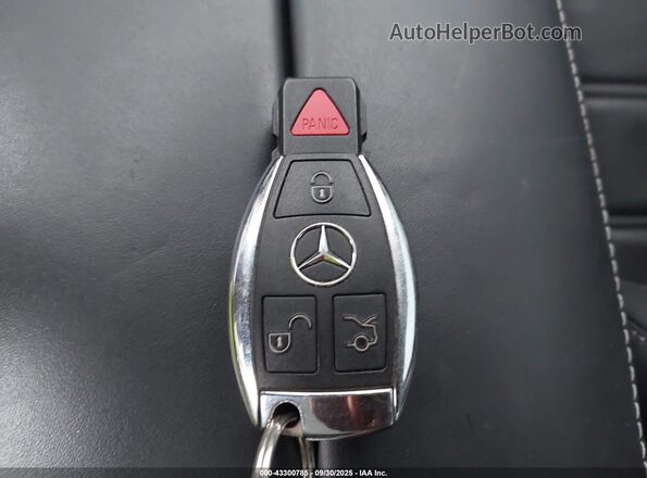 55SWF8HB8HU179607 2017 MERCEDES-BENZ AMG C 63 White Widok deski rozdzielczej