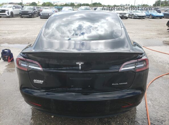 5YJ3E1EB2JF093993 2018 TESLA MODEL 3 Black 