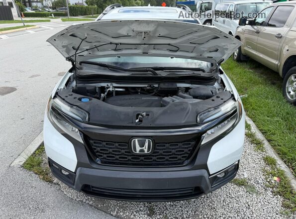 5FNYF7H9XMB009275 2021 HONDA PASSPORT White Widok deski rozdzielczej
