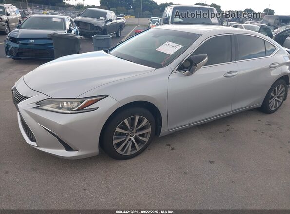 58ACZ1B17LU056808 2020 LEXUS ES Gray Vista tres cuartos delantera izquierda