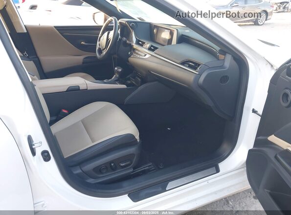 58ACZ1B17LU071552 2020 LEXUS ES Белый Вид салона спереди