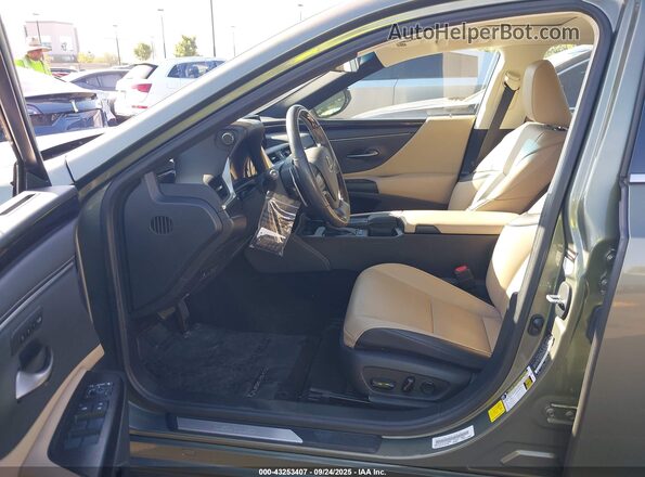 58AD21B12LU010862 2020 LEXUS ES 300H Green Вид салону спереду
