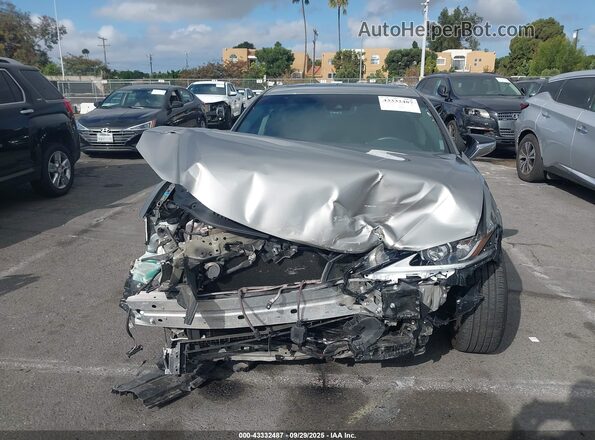 58AD21B16LU007981 2020 LEXUS ES 300H Silver Вид задньої частини салону