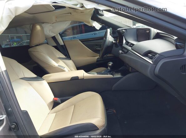 58ADA1C11MU008541 2021 LEXUS ES 300H Gray Вид салону спереду