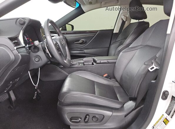 58ADA1C19MU012501 2021 LEXUS ES White Front interior view