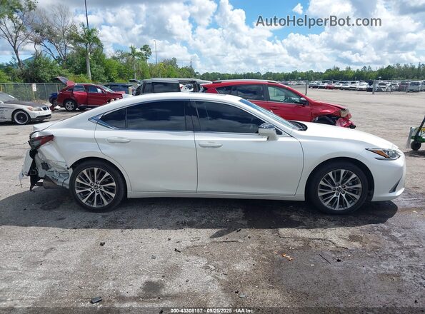 58ADZ1B10LU052331 2020 LEXUS ES White Widok wnętrza z tyłu
