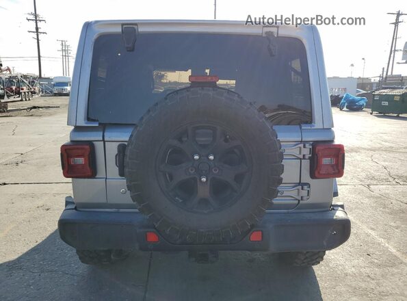 1C4HJXEG2KW513460 2019 JEEP WRANGLER Silver Front interior view