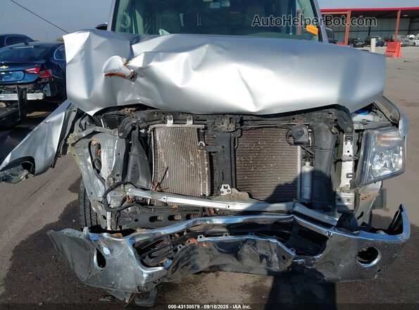 5BZAF0AA0JN850936 2018 NISSAN NV PASSENGER NV3500 HD Silver Vista frontal