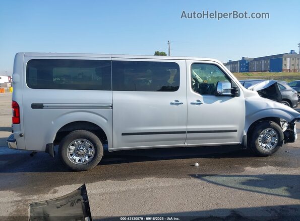 5BZAF0AA0JN850936 2018 NISSAN NV PASSENGER NV3500 HD Silver Vista interior trasera