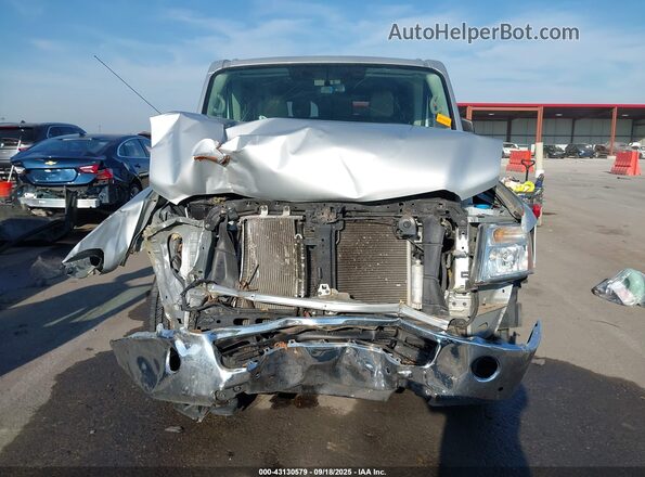 5BZAF0AA0JN850936 2018 NISSAN NV PASSENGER NV3500 HD Silver Vista del cuadro de instrumentos