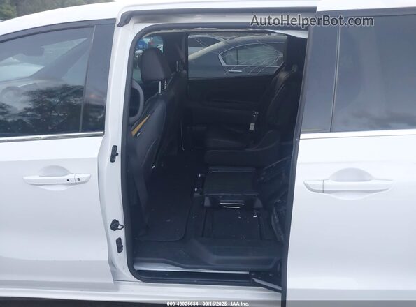 5FNRL6H70PB053778 2023 HONDA ODYSSEY White Widok naklejki z numerem VIN
