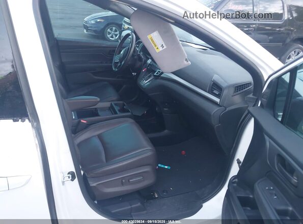 5FNRL6H70PB053778 2023 HONDA ODYSSEY White Widok wnętrza z przodu