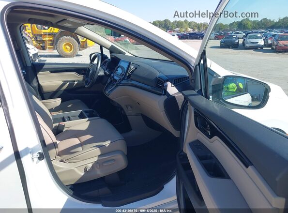 5FNRL6H90NB012422 2022 HONDA ODYSSEY White Вид салону спереду