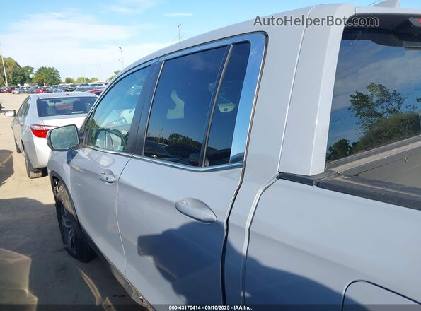 5FPYK3F53RB009203 2024 HONDA RIDGELINE Gray Widok wnętrza 360 stopni