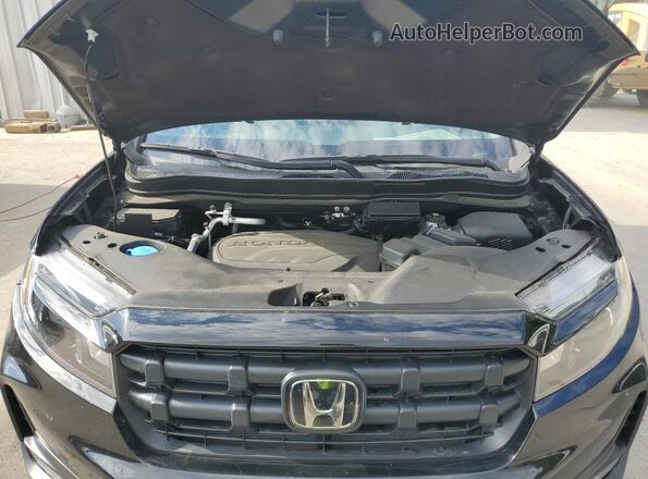 5FPYK3F5XRB002474 2024 HONDA RIDGELINE Black Rear interior view