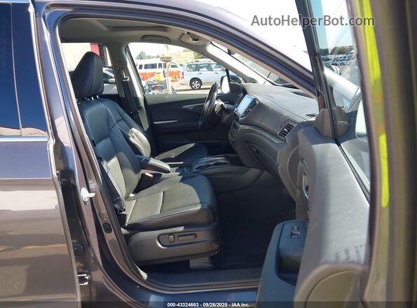 5FPYK3F74NB026250 2022 HONDA RIDGELINE Серый Вид салона спереди