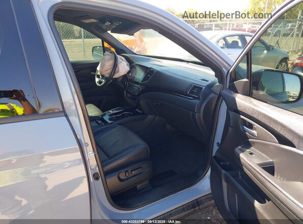 5FPYK3F88PB032001 2023 HONDA RIDGELINE Gray Widok wnętrza z przodu