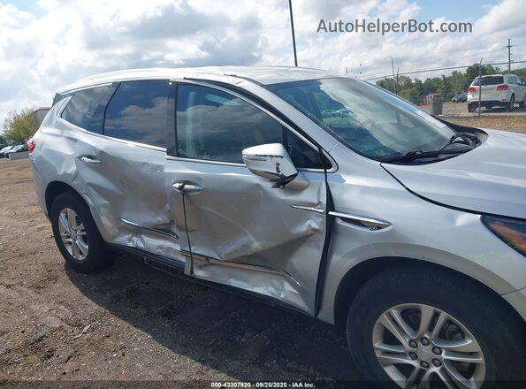 5GAERBKW9LJ142162 2020 BUICK ENCLAVE Серебряный Вид спереди