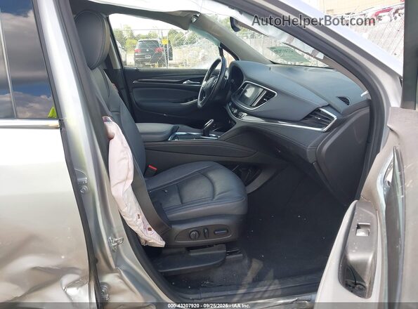 5GAERBKW9LJ142162 2020 BUICK ENCLAVE Серебряный Вид салона спереди
