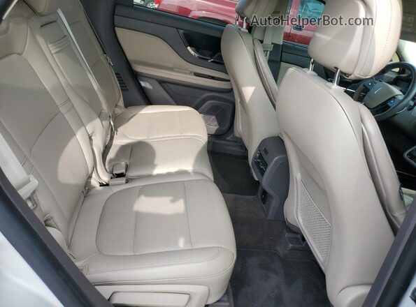 5LMCJ1C95LUL26120 2020 LINCOLN CORSAIR Gray Rear interior view