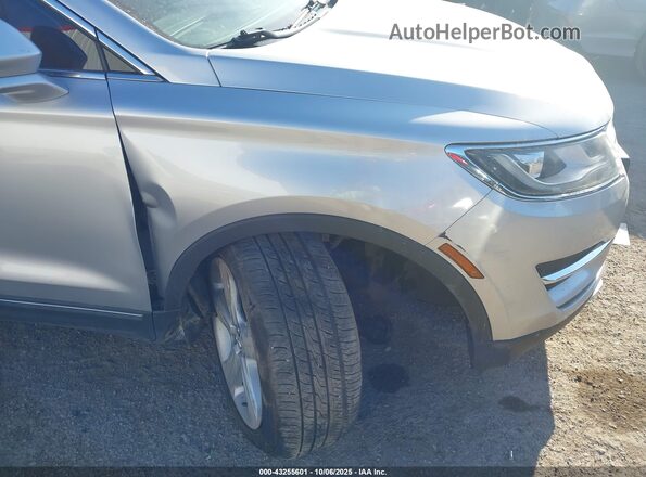 5LMCJ1D95HUL40251 2017 LINCOLN MKC Серебряный Вид спереди