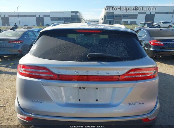 5LMCJ1D95HUL40251 2017 LINCOLN MKC Серебряный 