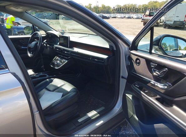 5LMCJ2D94LUL22774 2020 LINCOLN CORSAIR Silver Вид салону спереду