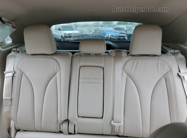 5LMCJ2D96KUL49506 2019 LINCOLN MKC White Vista de los asientos traseros