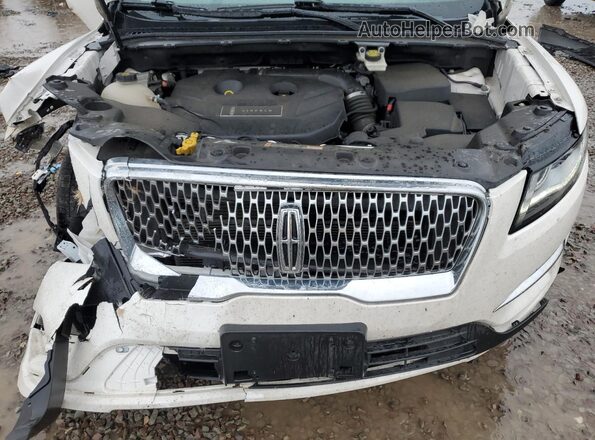 5LMCJ2D96KUL49506 2019 LINCOLN MKC White Vista del compartimento del motor
