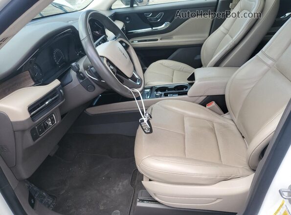 5LMCJ2D97LUL06682 2020 LINCOLN CORSAIR White Front interior view