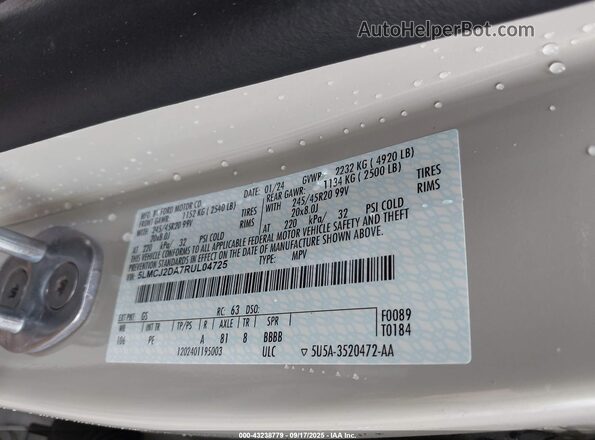 5LMCJ2DA7RUL04725 2024 LINCOLN CORSAIR Cream Vista del compartimento del motor