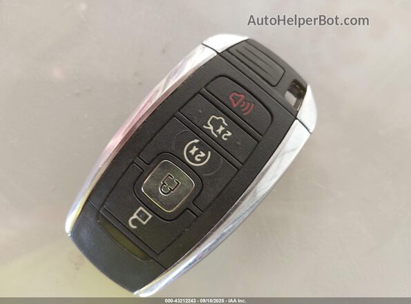 5LMJJ2LT1JEL01716 2018 LINCOLN NAVIGATOR Burgundy Vista del salpicadero