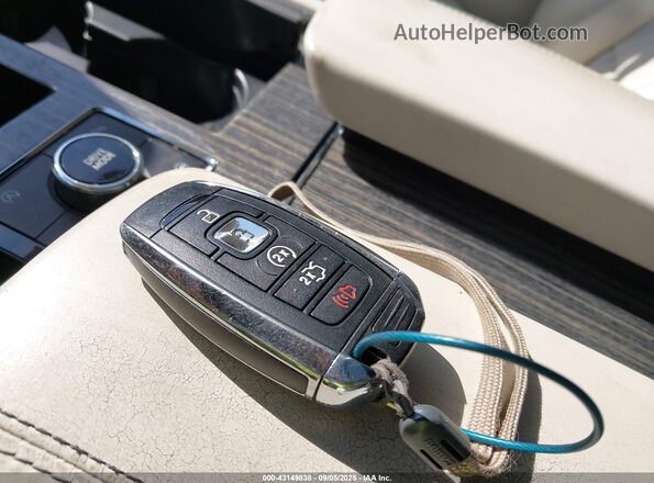 5LMJJ2TTXJEL06641 2018 LINCOLN NAVIGATOR Белый Вид панели приборов
