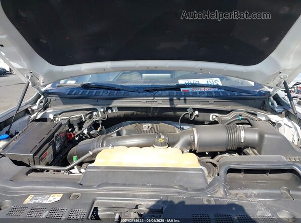 5LMJJ2TTXJEL06641 2018 LINCOLN NAVIGATOR Белый Вид сзади