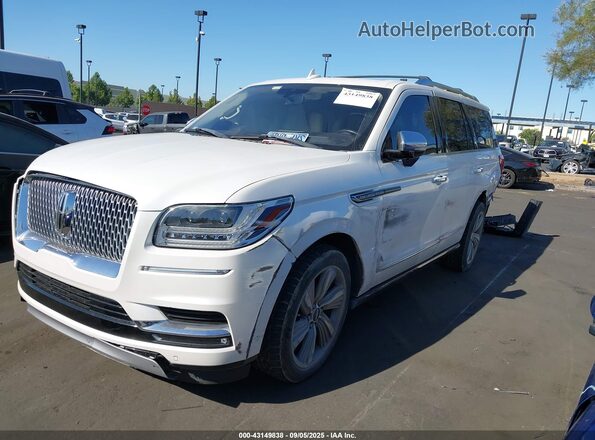 5LMJJ2TTXJEL06641 2018 LINCOLN NAVIGATOR Белый Вид спереди